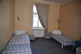 Хостелы Hostel31 Таллин Четырехместный номер с общим туалетом и ванной комнатой-2